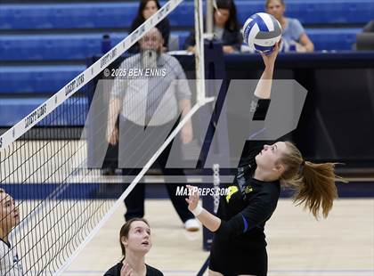 Thumbnail 3 in Lovett vs. St. Vincent's (GHSA Private Quarterfinal) photogallery.