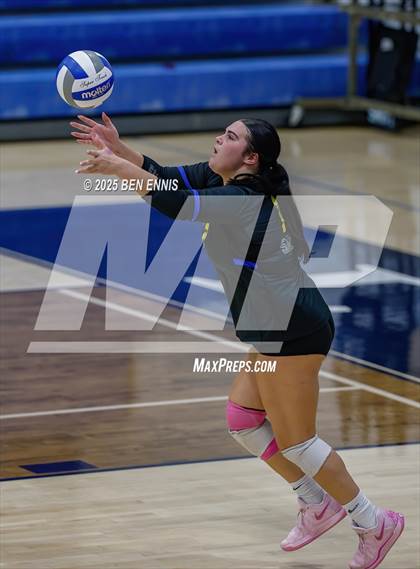 Thumbnail 3 in Lovett vs. St. Vincent's (GHSA Private Quarterfinal) photogallery.