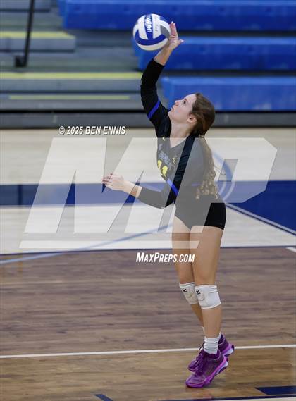 Thumbnail 3 in Lovett vs. St. Vincent's (GHSA Private Quarterfinal) photogallery.