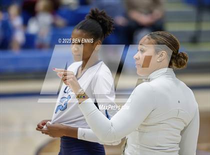 Thumbnail 2 in Lovett vs. St. Vincent's (GHSA Private Quarterfinal) photogallery.