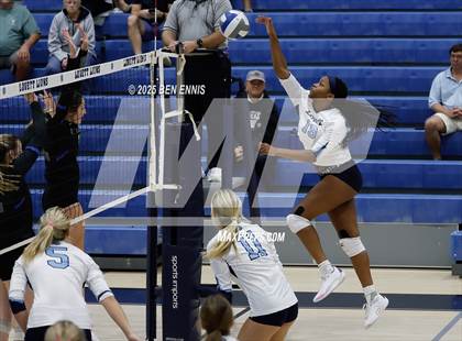 Thumbnail 2 in Lovett vs. St. Vincent's (GHSA Private Quarterfinal) photogallery.