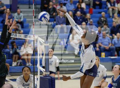 Thumbnail 2 in Lovett vs. St. Vincent's (GHSA Private Quarterfinal) photogallery.