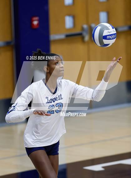 Thumbnail 3 in Lovett vs. St. Vincent's (GHSA Private Quarterfinal) photogallery.