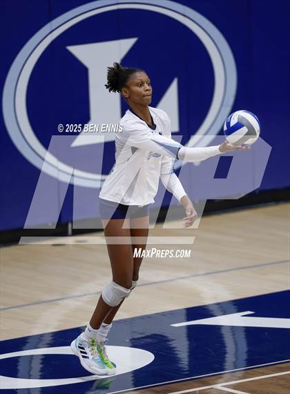 Thumbnail 1 in Lovett vs. St. Vincent's (GHSA Private Quarterfinal) photogallery.