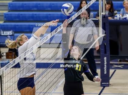 Thumbnail 3 in Lovett vs. St. Vincent's (GHSA Private Quarterfinal) photogallery.