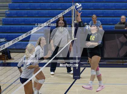 Thumbnail 3 in Lovett vs. St. Vincent's (GHSA Private Quarterfinal) photogallery.