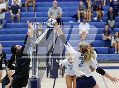 Thumbnail 1 in Lovett vs. St. Vincent's (GHSA Private Quarterfinal) photogallery.