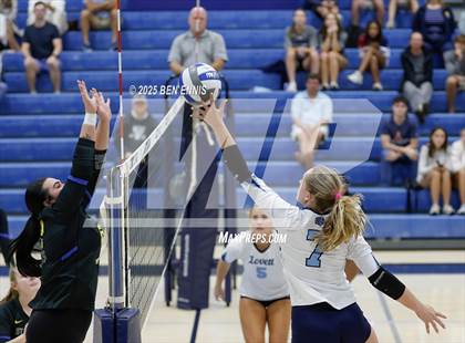 Thumbnail 3 in Lovett vs. St. Vincent's (GHSA Private Quarterfinal) photogallery.