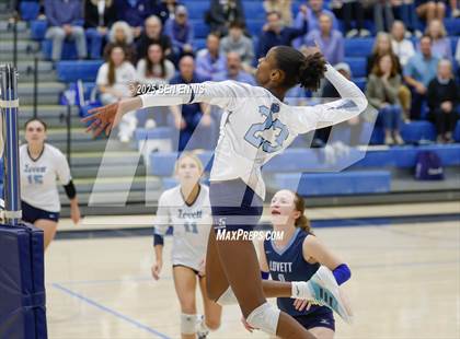Thumbnail 2 in Lovett vs. St. Vincent's (GHSA Private Quarterfinal) photogallery.