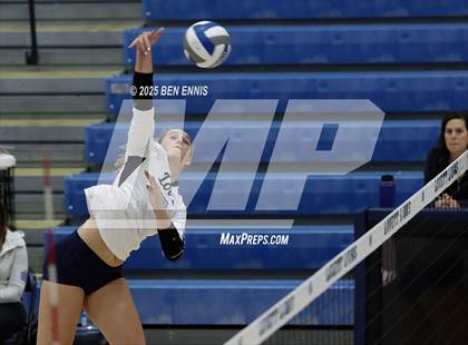 Thumbnail 3 in Lovett vs. St. Vincent's (GHSA Private Quarterfinal) photogallery.