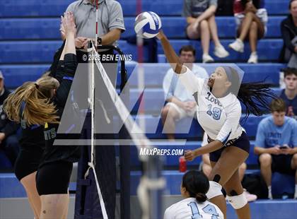 Thumbnail 2 in Lovett vs. St. Vincent's (GHSA Private Quarterfinal) photogallery.