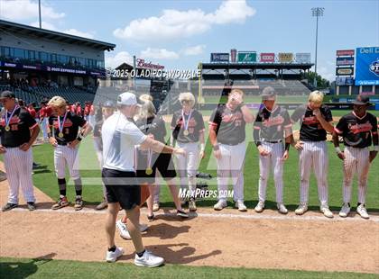 Thumbnail 2 in New Home vs. Centerville (UIL Baseball 2A D1 Final) photogallery.
