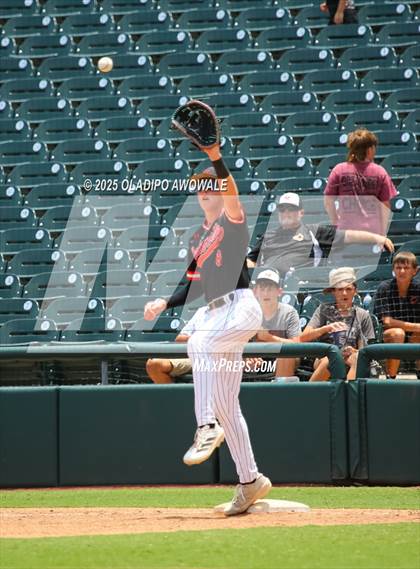 Thumbnail 3 in New Home vs. Centerville (UIL Baseball 2A D1 Final) photogallery.