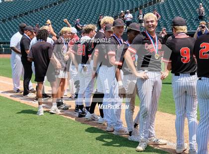 Thumbnail 1 in New Home vs. Centerville (UIL Baseball 2A D1 Final) photogallery.