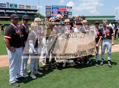 Thumbnail 3 in New Home vs. Centerville (UIL Baseball 2A D1 Final) photogallery.