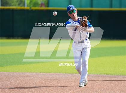 Thumbnail 2 in Regis Jesuit vs Broomfield (CHSAA 5A 3rd Round Consolation) photogallery.