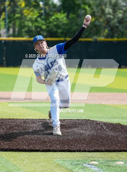Thumbnail 2 in Regis Jesuit vs Broomfield (CHSAA 5A 3rd Round Consolation) photogallery.