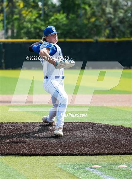 Thumbnail 1 in Regis Jesuit vs Broomfield (CHSAA 5A 3rd Round Consolation) photogallery.