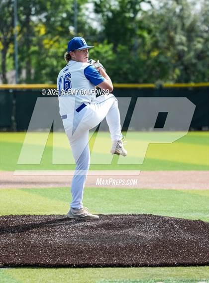 Thumbnail 1 in Regis Jesuit vs Broomfield (CHSAA 5A 3rd Round Consolation) photogallery.