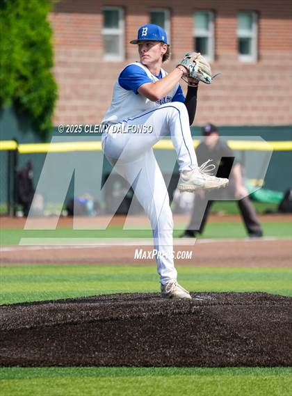 Thumbnail 2 in Regis Jesuit vs Broomfield (CHSAA 5A 3rd Round Consolation) photogallery.