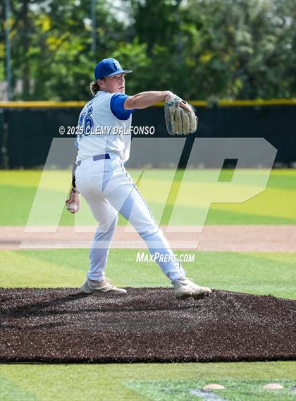 Thumbnail 2 in Regis Jesuit vs Broomfield (CHSAA 5A 3rd Round Consolation) photogallery.