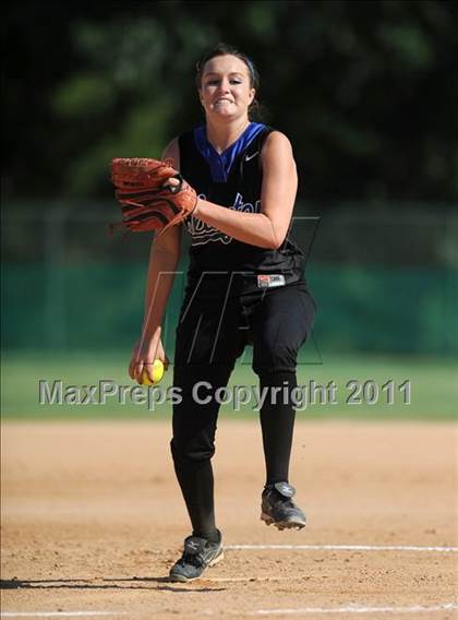 Thumbnail 1 in Clayton vs. Holly Springs (NCHSAA 4A East Regional Final) photogallery.
