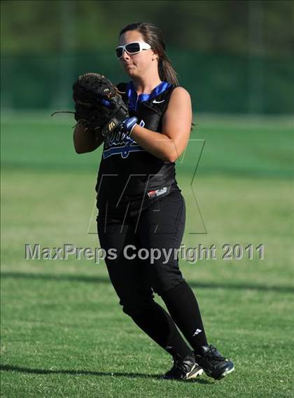 Thumbnail 2 in Clayton vs. Holly Springs (NCHSAA 4A East Regional Final) photogallery.