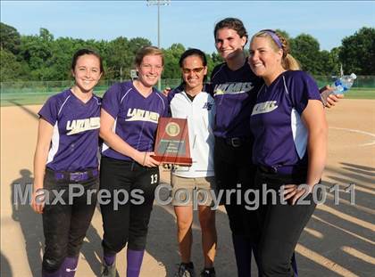 Thumbnail 2 in Clayton vs. Holly Springs (NCHSAA 4A East Regional Final) photogallery.