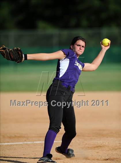 Thumbnail 2 in Clayton vs. Holly Springs (NCHSAA 4A East Regional Final) photogallery.