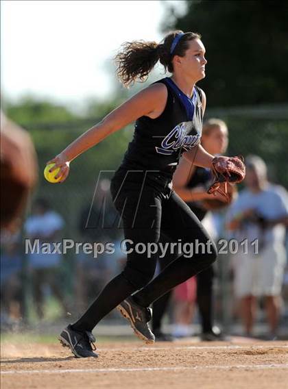Thumbnail 3 in Clayton vs. Holly Springs (NCHSAA 4A East Regional Final) photogallery.
