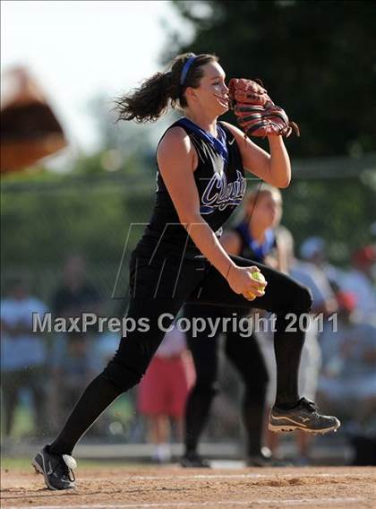 Thumbnail 3 in Clayton vs. Holly Springs (NCHSAA 4A East Regional Final) photogallery.