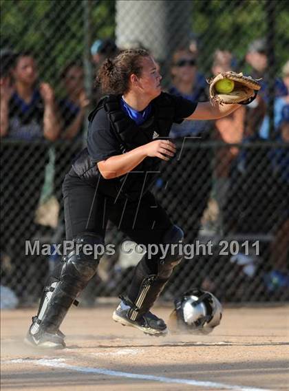 Thumbnail 2 in Clayton vs. Holly Springs (NCHSAA 4A East Regional Final) photogallery.