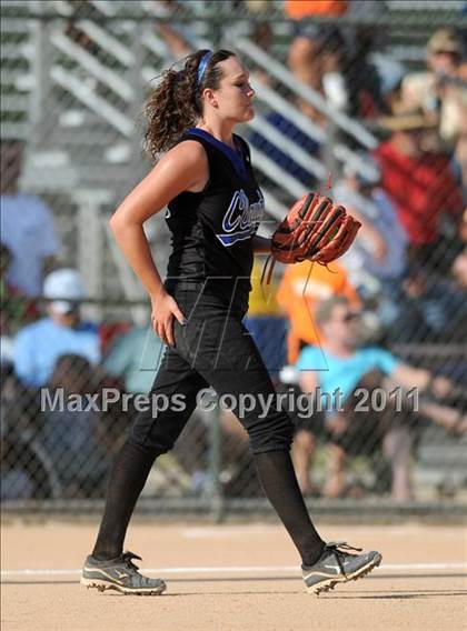 Thumbnail 2 in Clayton vs. Holly Springs (NCHSAA 4A East Regional Final) photogallery.