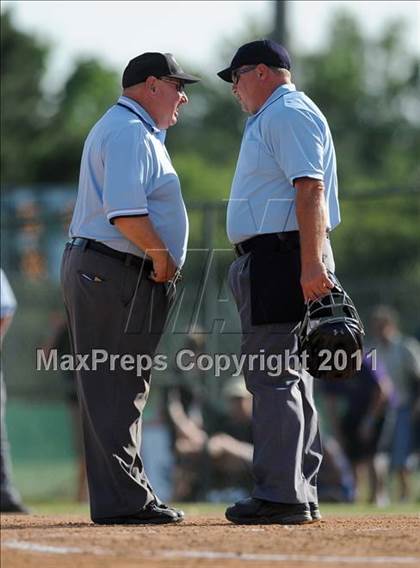 Thumbnail 2 in Clayton vs. Holly Springs (NCHSAA 4A East Regional Final) photogallery.
