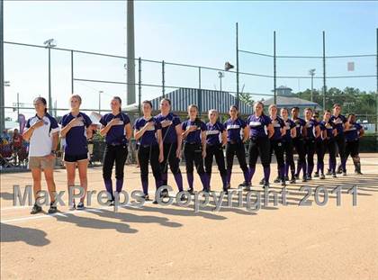 Thumbnail 3 in Clayton vs. Holly Springs (NCHSAA 4A East Regional Final) photogallery.