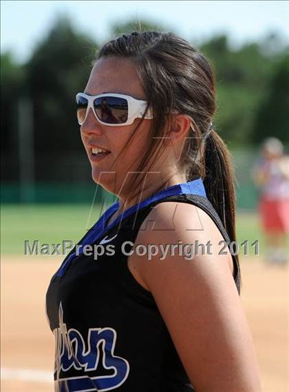 Thumbnail 2 in Clayton vs. Holly Springs (NCHSAA 4A East Regional Final) photogallery.