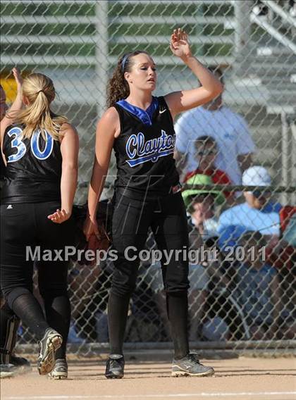 Thumbnail 3 in Clayton vs. Holly Springs (NCHSAA 4A East Regional Final) photogallery.