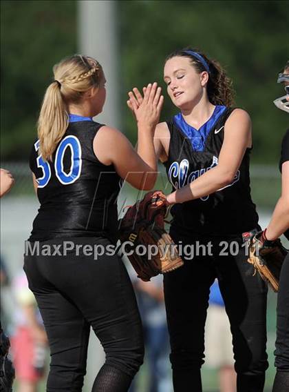Thumbnail 3 in Clayton vs. Holly Springs (NCHSAA 4A East Regional Final) photogallery.