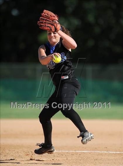 Thumbnail 2 in Clayton vs. Holly Springs (NCHSAA 4A East Regional Final) photogallery.