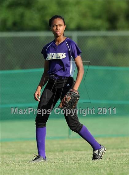 Thumbnail 1 in Clayton vs. Holly Springs (NCHSAA 4A East Regional Final) photogallery.