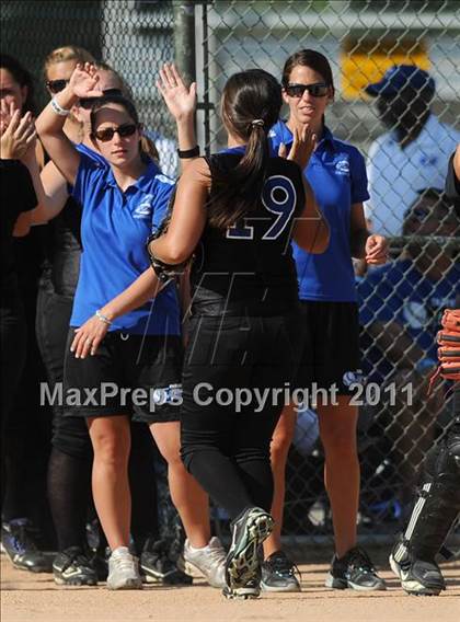 Thumbnail 2 in Clayton vs. Holly Springs (NCHSAA 4A East Regional Final) photogallery.