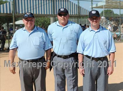 Thumbnail 2 in Clayton vs. Holly Springs (NCHSAA 4A East Regional Final) photogallery.