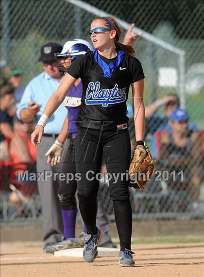 Thumbnail 3 in Clayton vs. Holly Springs (NCHSAA 4A East Regional Final) photogallery.