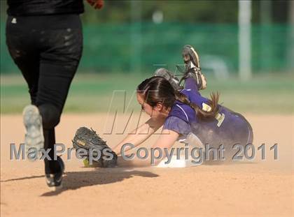 Thumbnail 3 in Clayton vs. Holly Springs (NCHSAA 4A East Regional Final) photogallery.