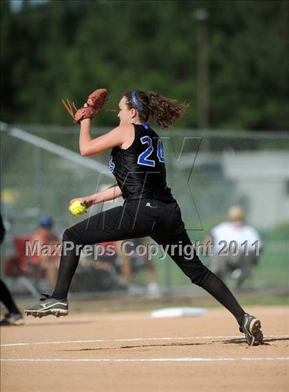 Thumbnail 2 in Clayton vs. Holly Springs (NCHSAA 4A East Regional Final) photogallery.