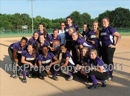 Thumbnail 2 in Clayton vs. Holly Springs (NCHSAA 4A East Regional Final) photogallery.