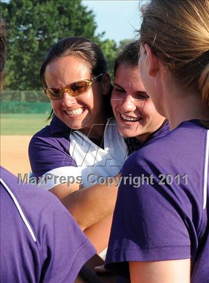 Thumbnail 3 in Clayton vs. Holly Springs (NCHSAA 4A East Regional Final) photogallery.