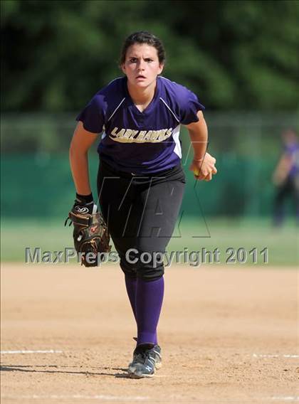 Thumbnail 3 in Clayton vs. Holly Springs (NCHSAA 4A East Regional Final) photogallery.
