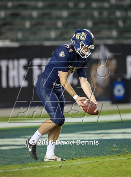 Thumbnail 3 in 2016 Semper Fidelis All-American Bowl photogallery.