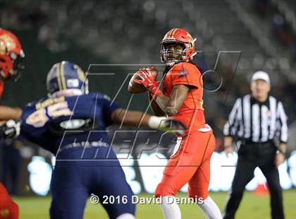 Thumbnail 1 in 2016 Semper Fidelis All-American Bowl photogallery.